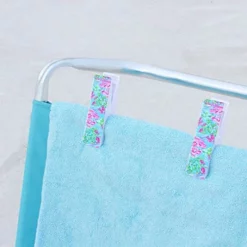 Lilly Pulitzer Water Resistant Vinyl Beach Day Pouch - Includes Drink Hugger, Zip Pouch, And Towel Clips, Best Fishes -TRAVELPRO Sales 51iPIqsZX1L