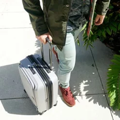 SwissGear 8836 Durable Expandable Spinner Luggage, Black, Carry-On 20-Inch -TRAVELPRO Sales 51sYe6k7g3L